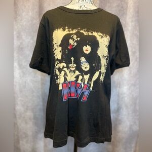 KISS Vintage Vinyl Black Graphic T-Shirt Women’s